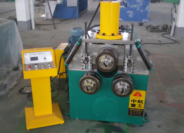 30半液壓式彎曲機(jī) 30半液壓式彎曲機(jī)